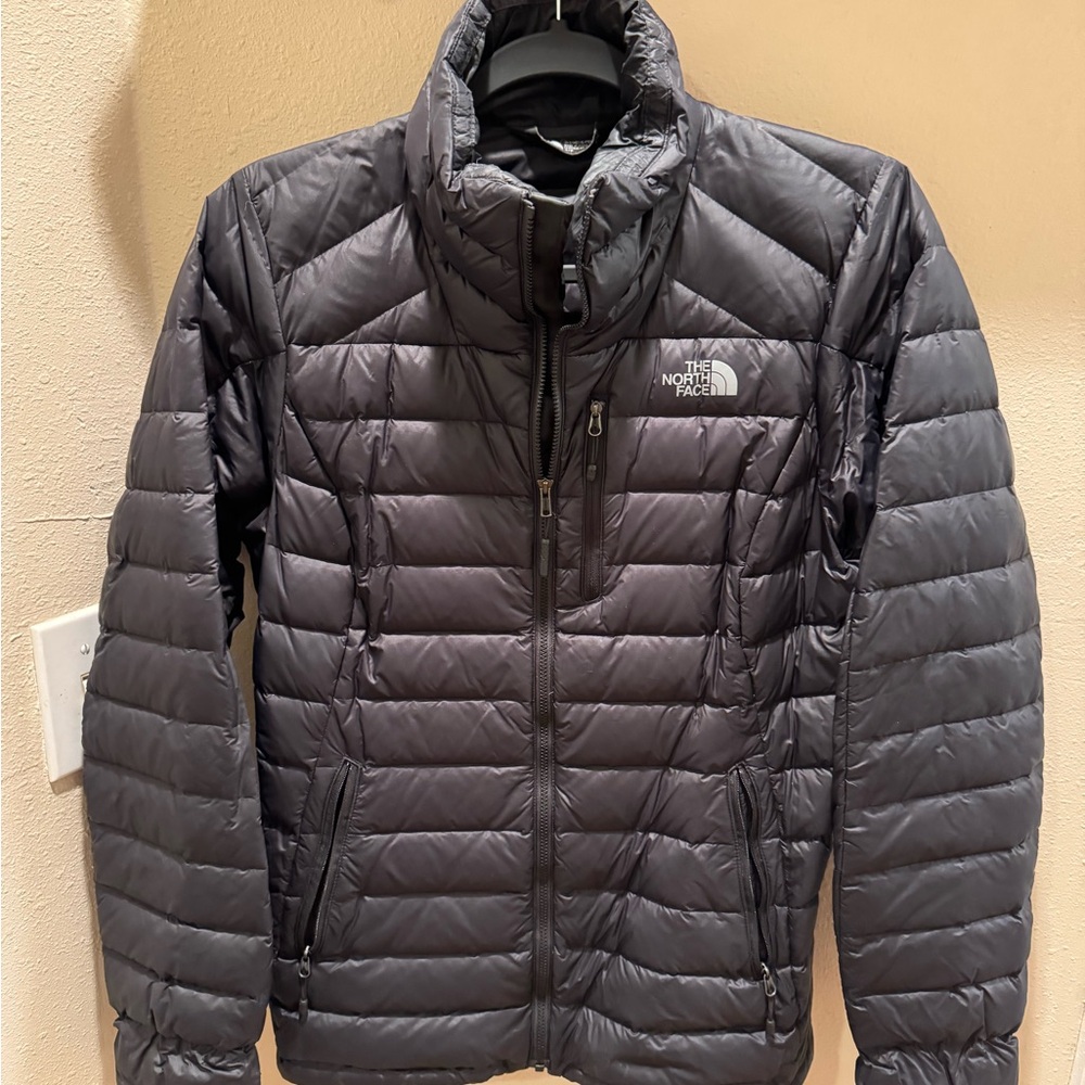 NWOT The North Face Women’s Black Packable Puffer Jacket